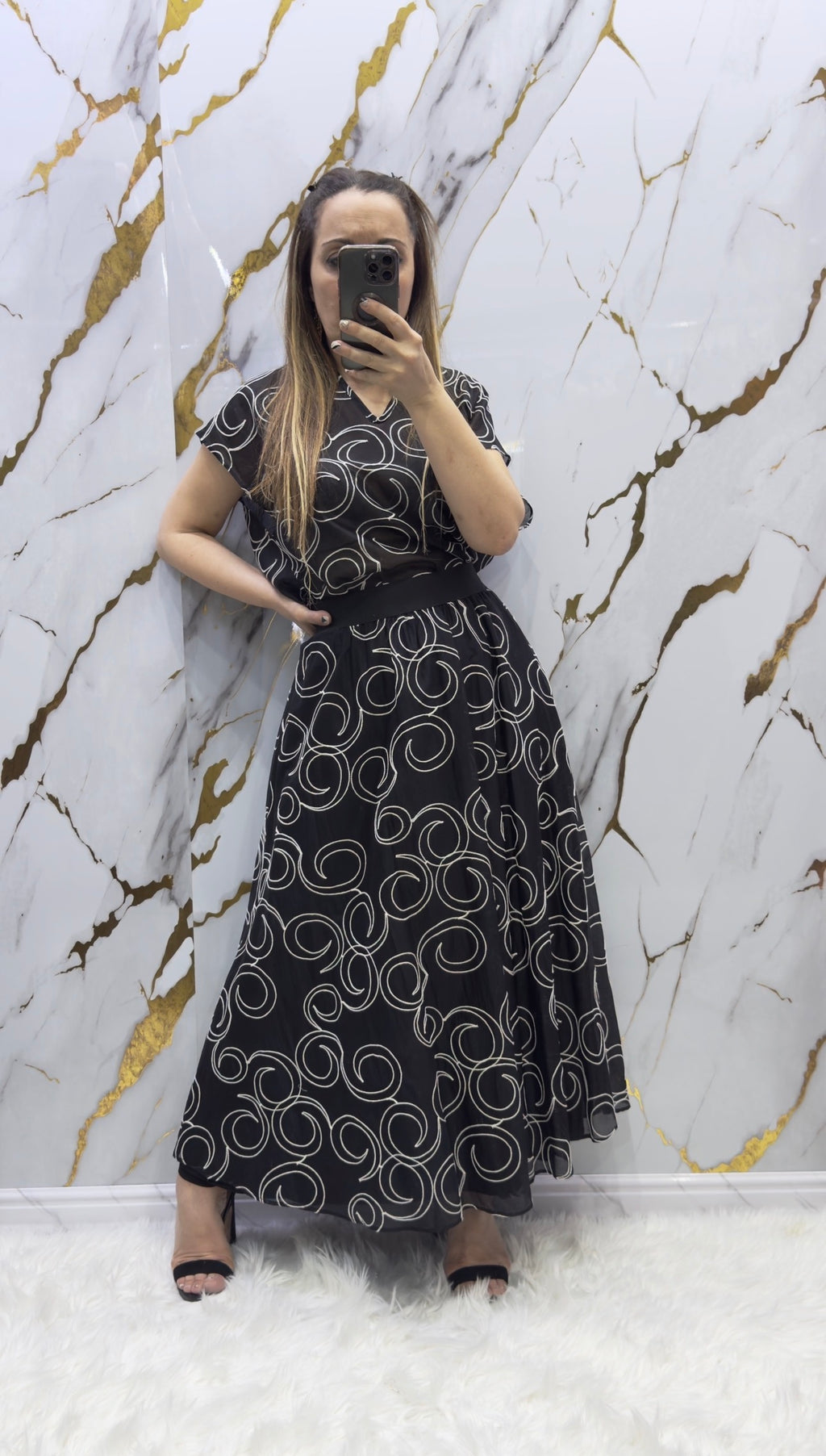 Coordinato gonna lunga e blusa Pdk in cotone fantasia con ricami
