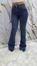Jeans a zampa elasticizzato con applicazioni strass