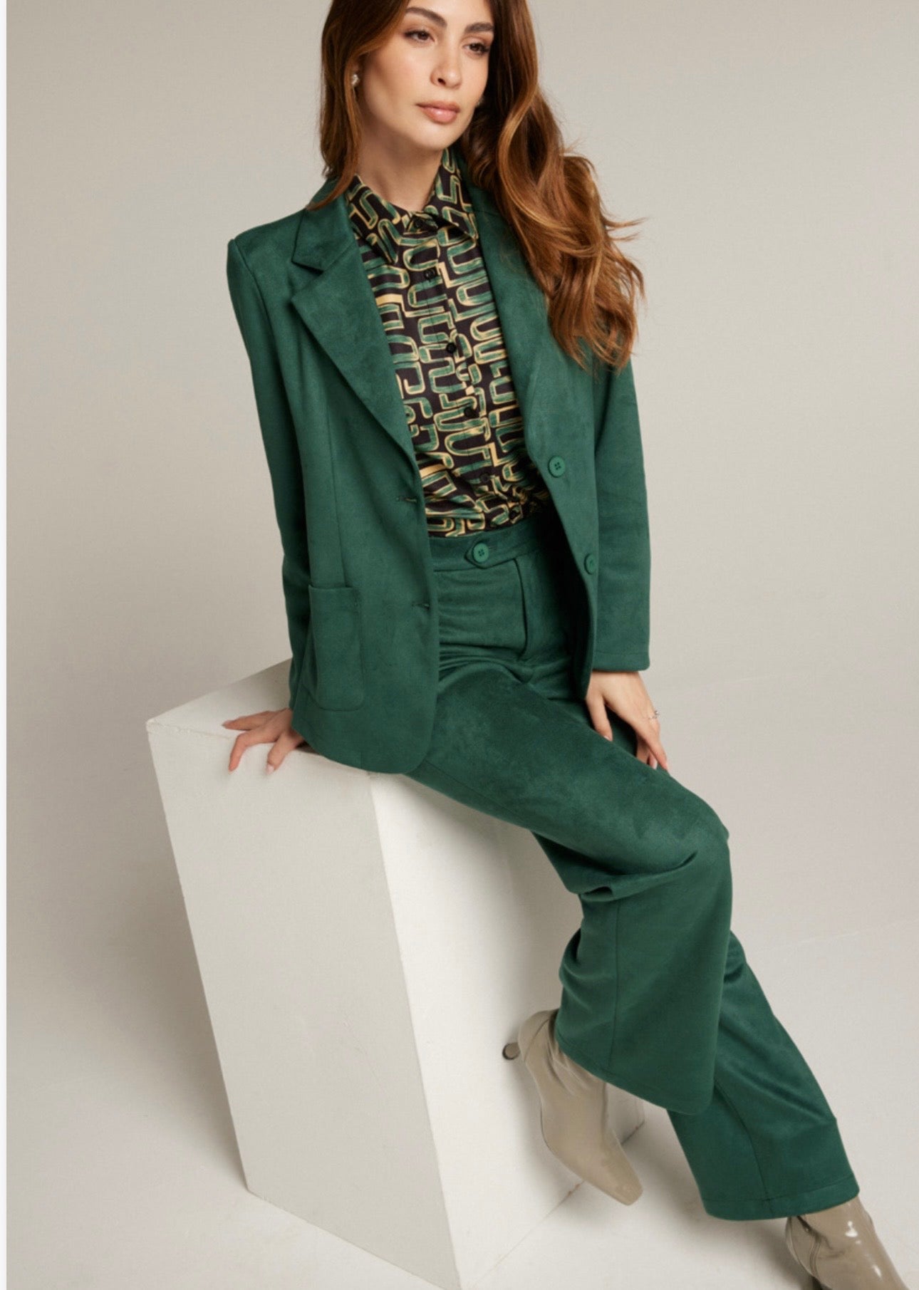 Tailleur in velluto isi elasticizzato con pantalone a palazzo