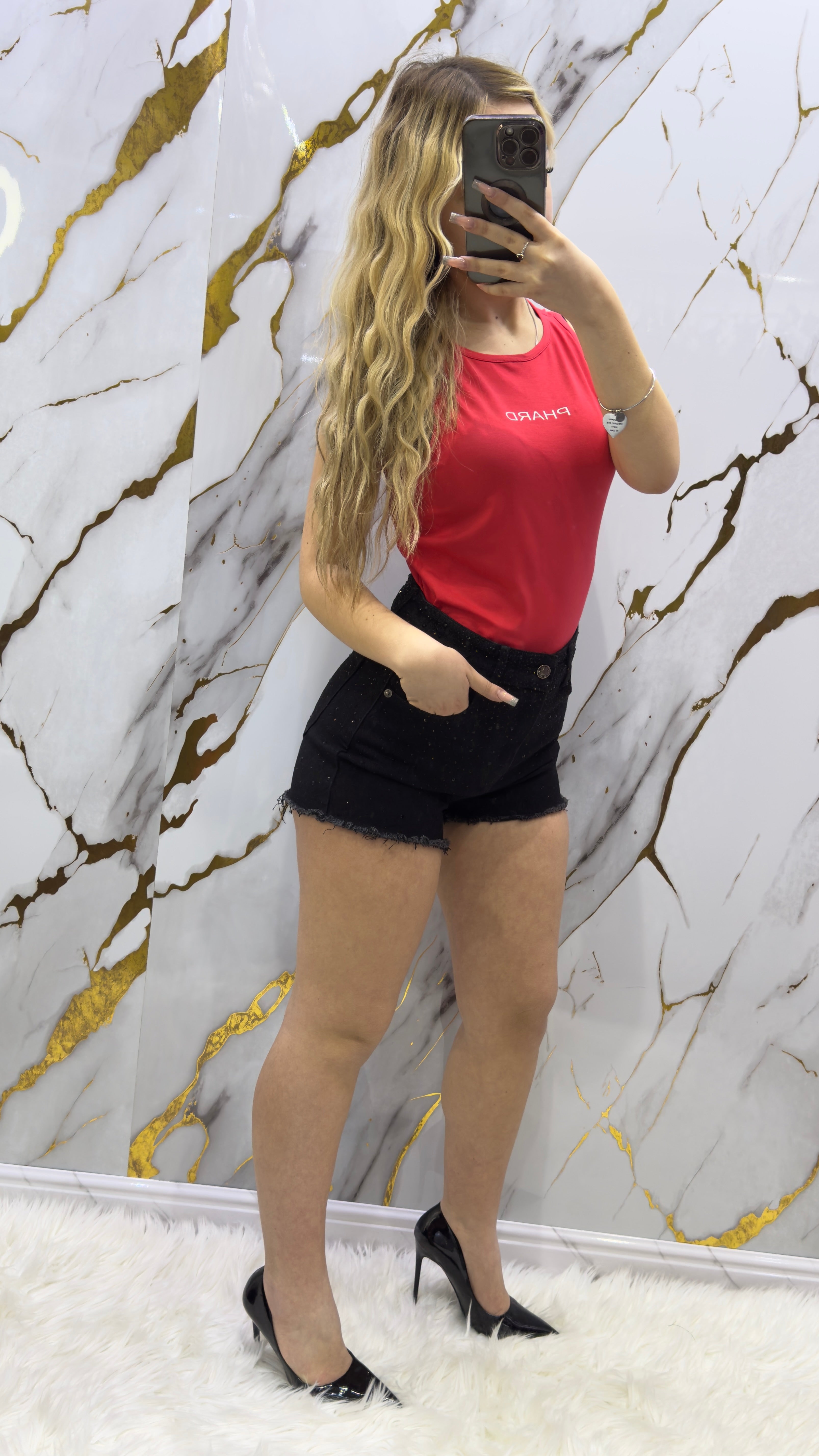 Short di jeans elasticizzato con applicazioni in strass tono su tono