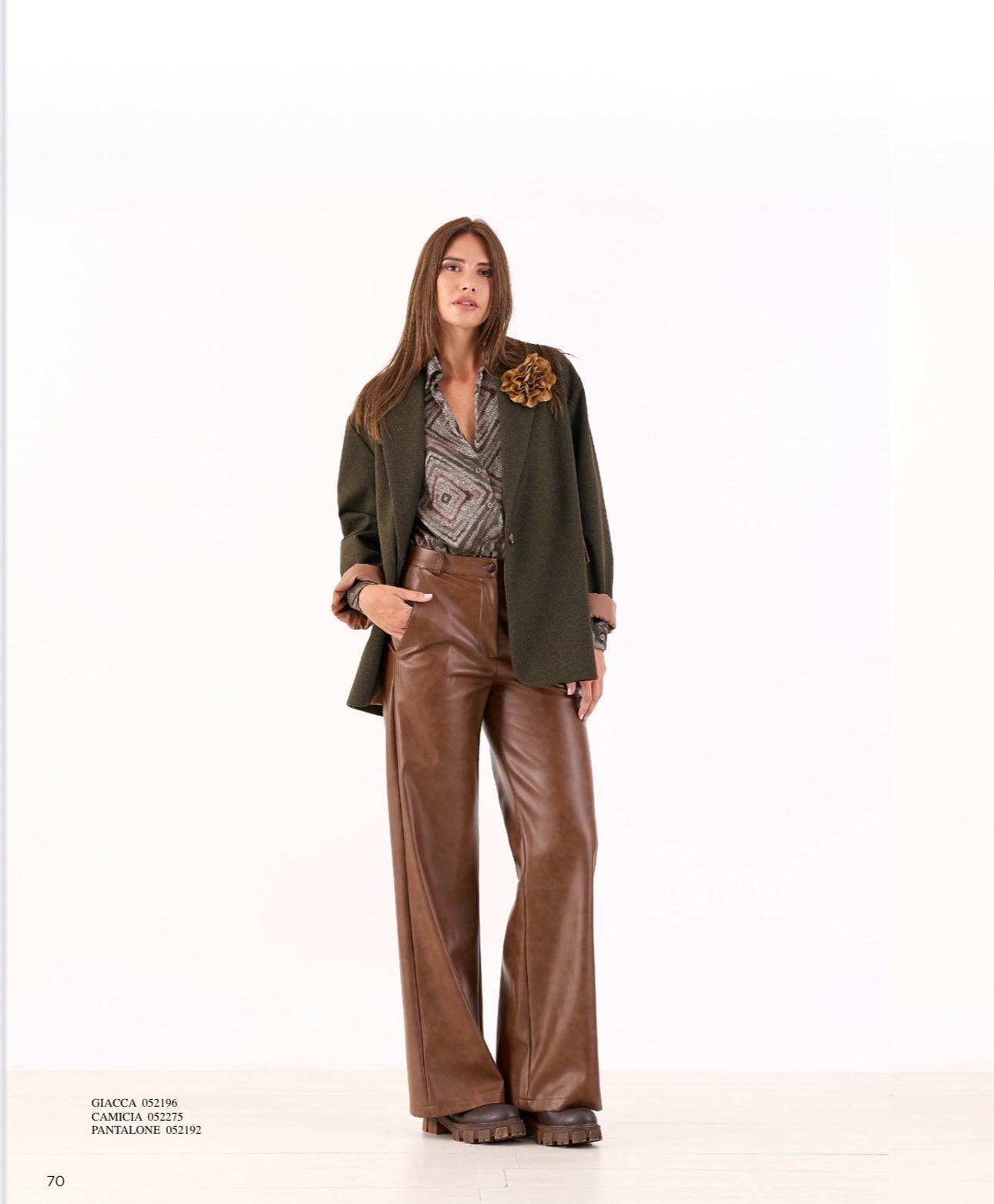 Blusa in rasatello con bottoni fantasia Pdk