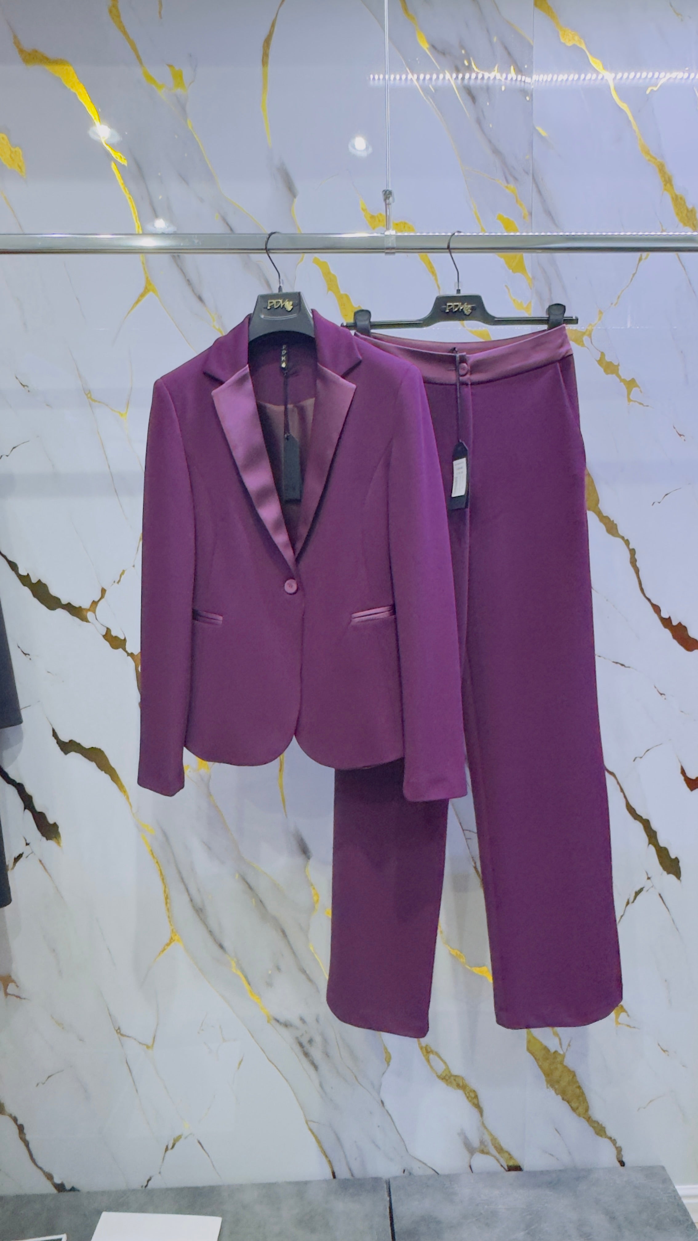 Tailleur Pdk elasticizzato con pantalone a palazzo