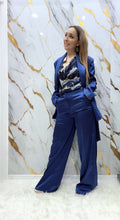 Tailleur in raso pantalone a palazzo E giacca con fusciacca
