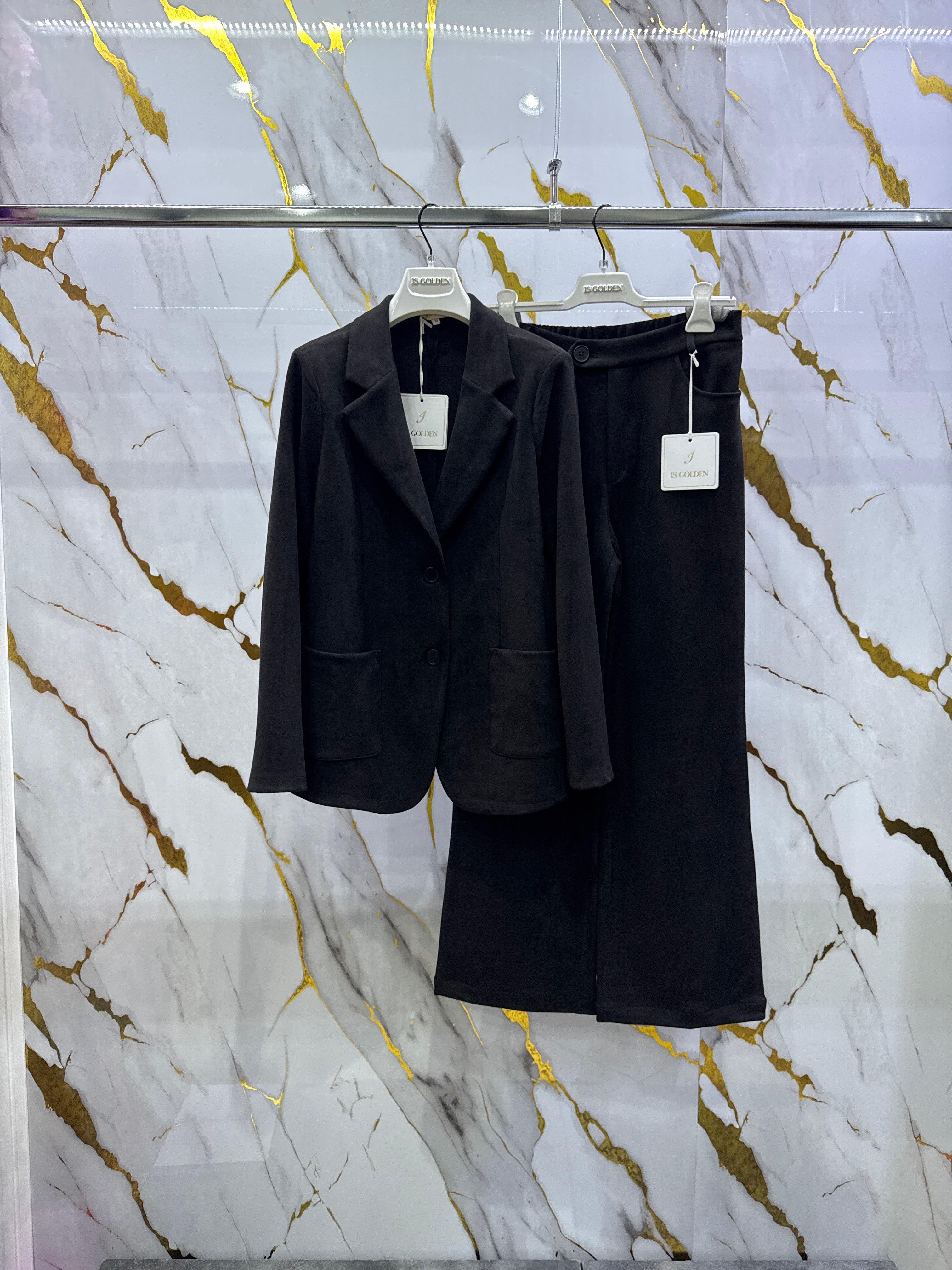 Tailleur in velluto isi elasticizzato con pantalone a palazzo